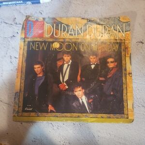 🌟3/$25🌟 "New Moon on Monday" by Duran Duran.  7" vinyl single (45 RPM).